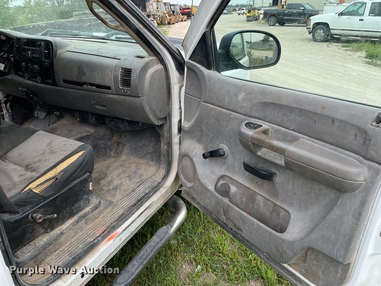 image for item LY9747 2009 Chevrolet Silverado 2500HD  Crew Cab pickup truck