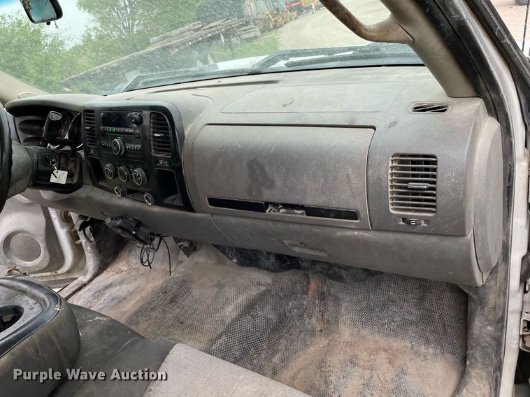 image for item LY9747 2009 Chevrolet Silverado 2500HD  Crew Cab pickup truck