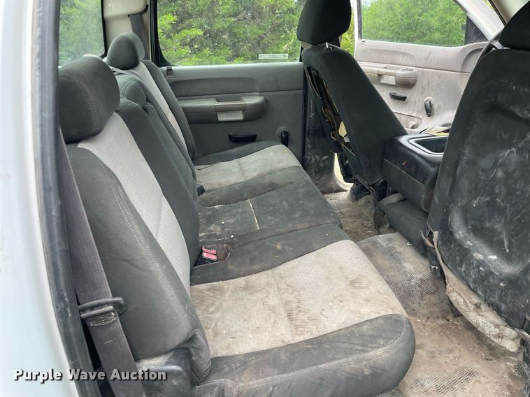 image for item LY9747 2009 Chevrolet Silverado 2500HD  Crew Cab pickup truck