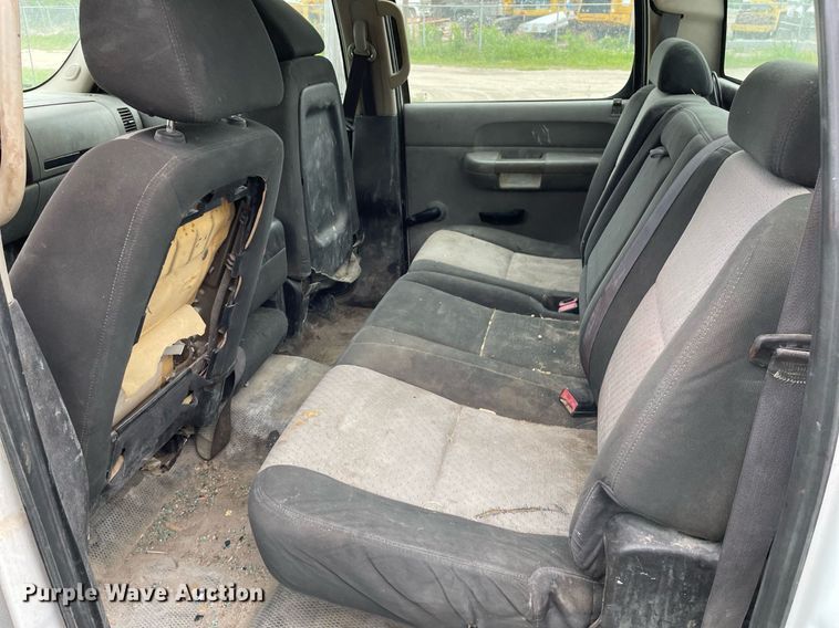 image for item LY9747 2009 Chevrolet Silverado 2500HD  Crew Cab pickup truck