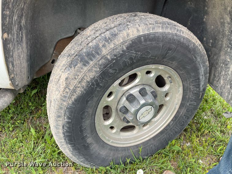 image for item LY9747 2009 Chevrolet Silverado 2500HD  Crew Cab pickup truck