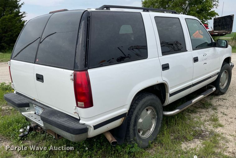 image for item LY9750 1999 Chevrolet Tahoe  SUV