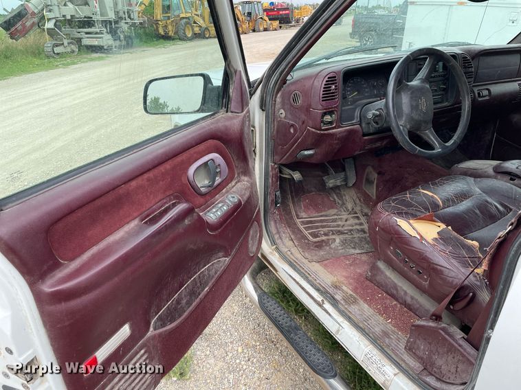 image for item LY9750 1999 Chevrolet Tahoe  SUV