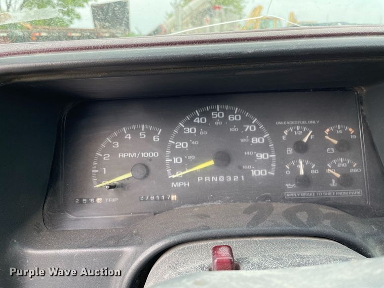 image for item LY9750 1999 Chevrolet Tahoe  SUV