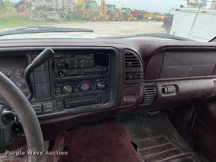 image for item LY9750 1999 Chevrolet Tahoe  SUV