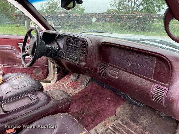 image for item LY9750 1999 Chevrolet Tahoe  SUV