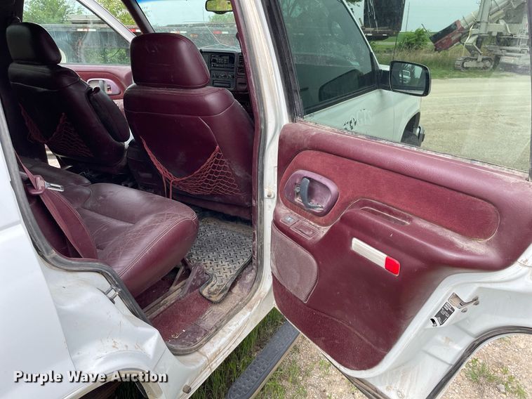 image for item LY9750 1999 Chevrolet Tahoe  SUV