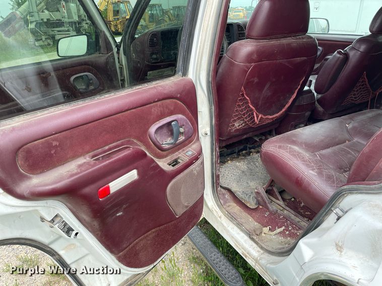 image for item LY9750 1999 Chevrolet Tahoe  SUV