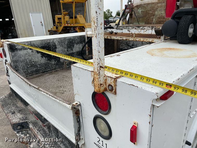 image for item LY9751 2004 Ford F350 Super Duty  Crew Cab utility bed pickup truck