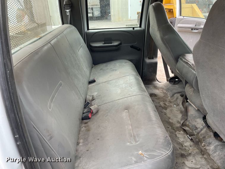 image for item LY9751 2004 Ford F350 Super Duty  Crew Cab utility bed pickup truck