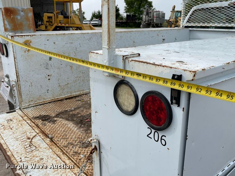 image for item LY9752 2006 Ford  F350 Super Duty  SuperCab utility bed pickup truck