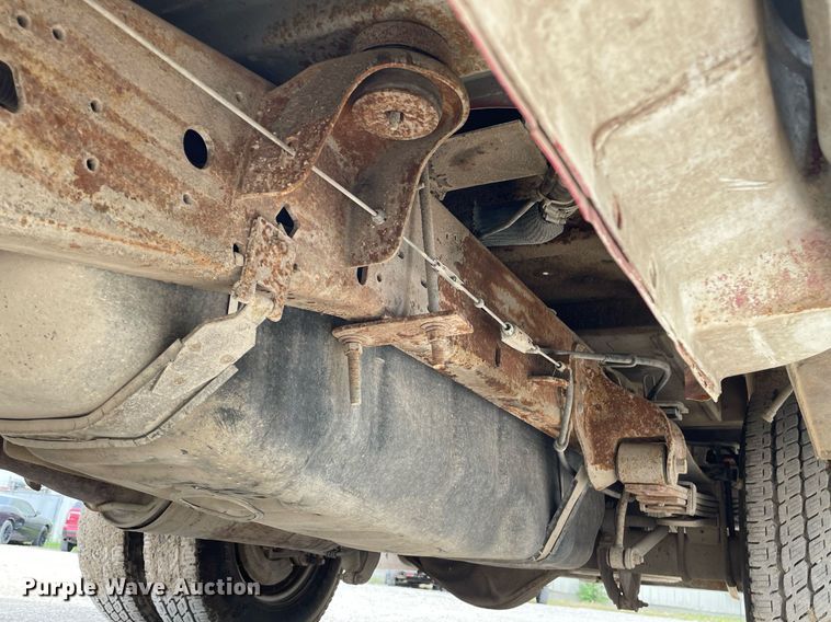 image for item LY9752 2006 Ford  F350 Super Duty  SuperCab utility bed pickup truck