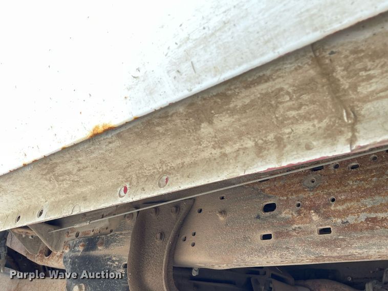 image for item LY9752 2006 Ford  F350 Super Duty  SuperCab utility bed pickup truck