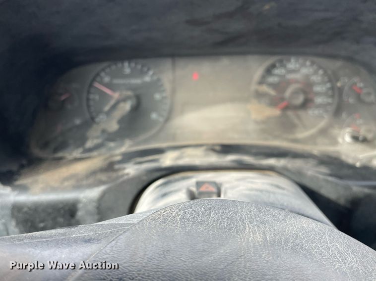 image for item LY9752 2006 Ford  F350 Super Duty  SuperCab utility bed pickup truck