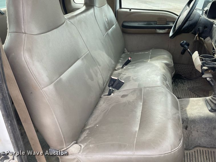 image for item LY9752 2006 Ford  F350 Super Duty  SuperCab utility bed pickup truck