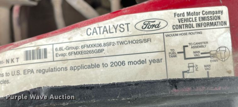 image for item LY9752 2006 Ford  F350 Super Duty  SuperCab utility bed pickup truck