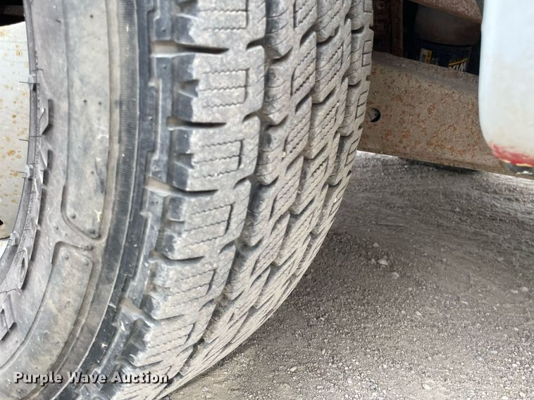 image for item LY9752 2006 Ford  F350 Super Duty  SuperCab utility bed pickup truck