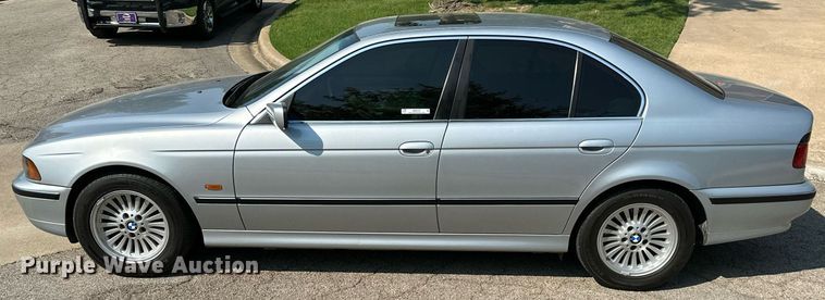 image for item MB9533 1998 BMW 540i