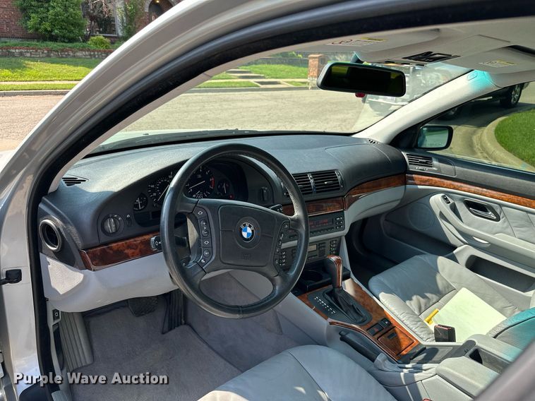 image for item MB9533 1998 BMW 540i