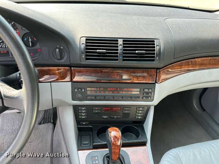 image for item MB9533 1998 BMW 540i