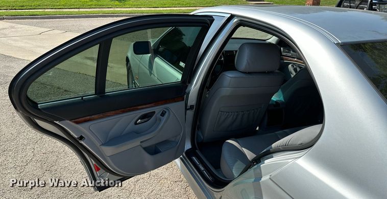 image for item MB9533 1998 BMW 540i