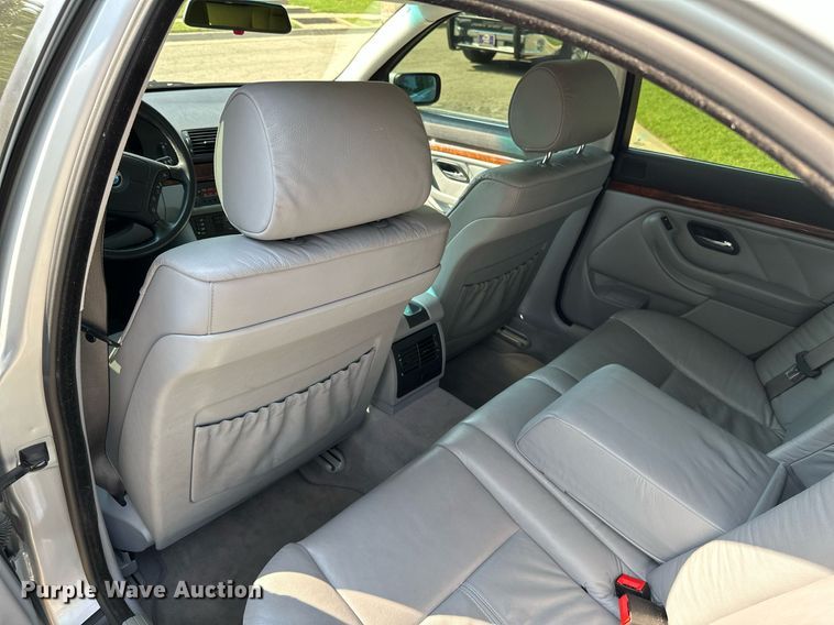 image for item MB9533 1998 BMW 540i