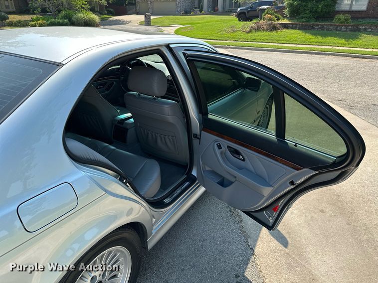 image for item MB9533 1998 BMW 540i