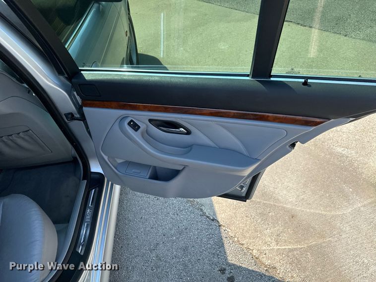 image for item MB9533 1998 BMW 540i