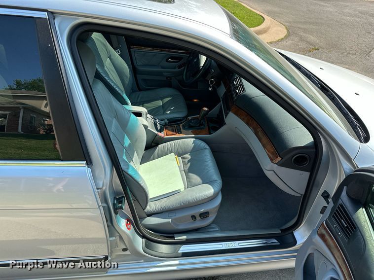 image for item MB9533 1998 BMW 540i