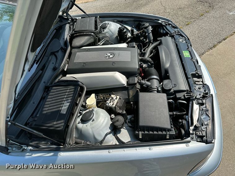 image for item MB9533 1998 BMW 540i