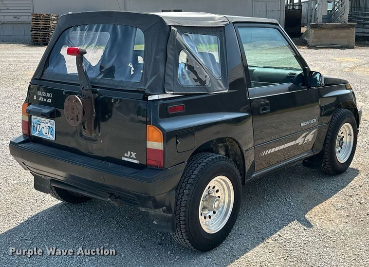 image for item MB9536 1995 Suzuki Sidekick JX  SUV
