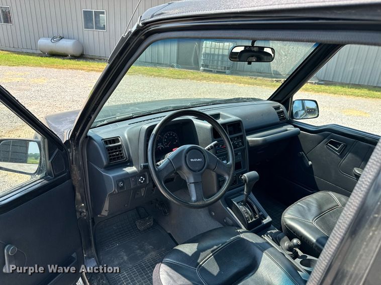 image for item MB9536 1995 Suzuki Sidekick JX  SUV