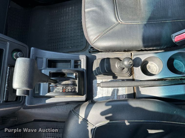 image for item MB9536 1995 Suzuki Sidekick JX  SUV