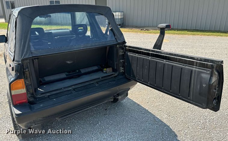 image for item MB9536 1995 Suzuki Sidekick JX  SUV