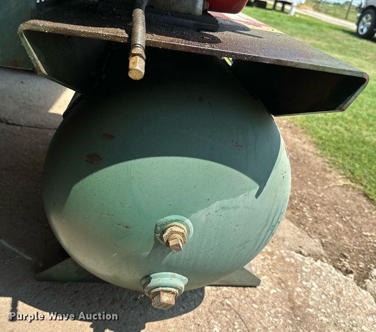 image for item MB9539 Champion  air compressor