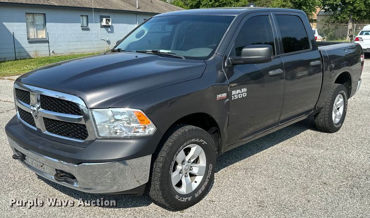 image for item MB9542 2016 Dodge Ram 1500  Crew Cab pickup truck