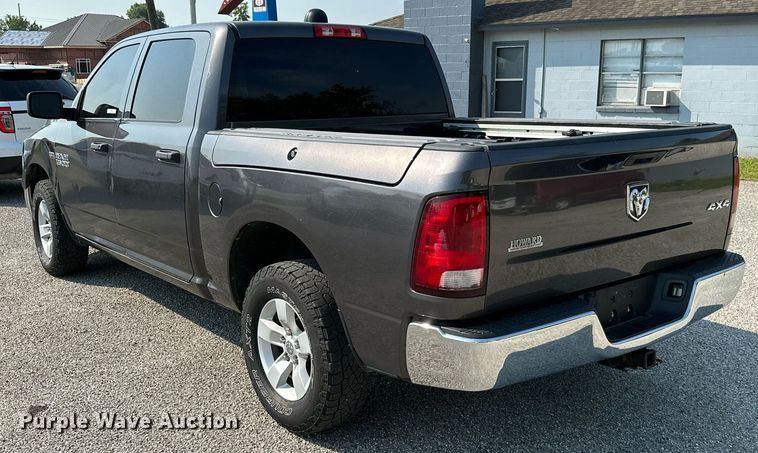 image for item MB9542 2016 Dodge Ram 1500  Crew Cab pickup truck