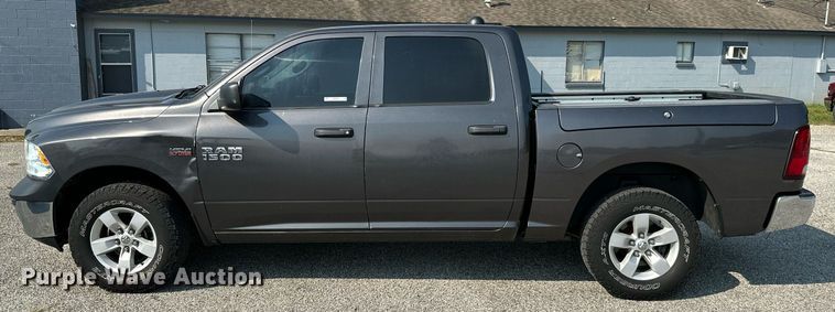 image for item MB9542 2016 Dodge Ram 1500  Crew Cab pickup truck