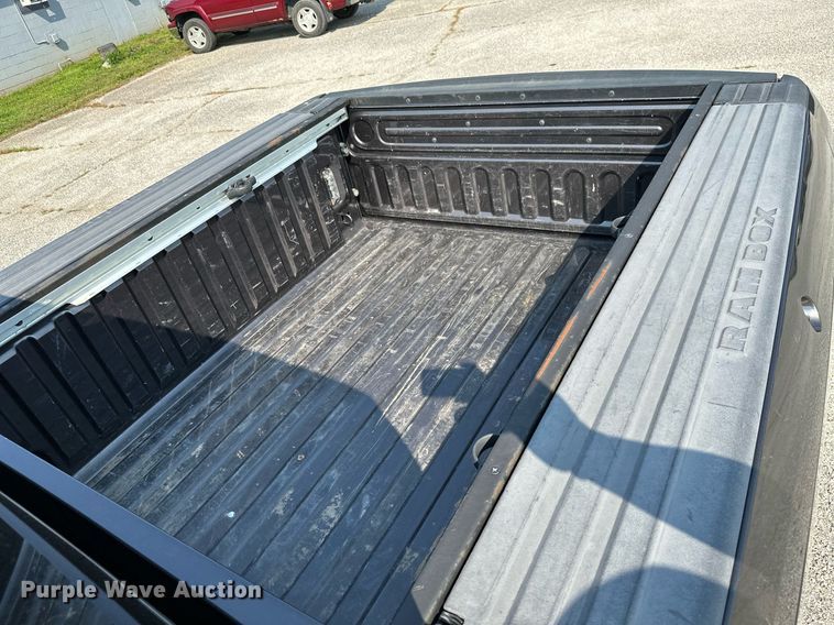 image for item MB9542 2016 Dodge Ram 1500  Crew Cab pickup truck