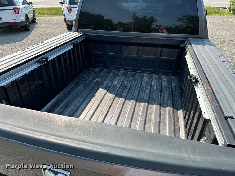 image for item MB9542 2016 Dodge Ram 1500  Crew Cab pickup truck