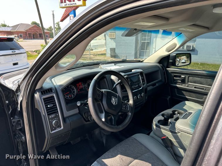 image for item MB9542 2016 Dodge Ram 1500  Crew Cab pickup truck