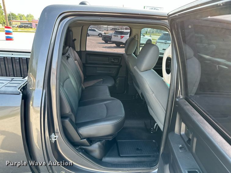 image for item MB9542 2016 Dodge Ram 1500  Crew Cab pickup truck