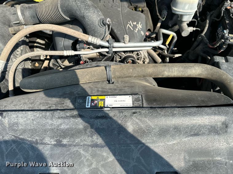 image for item MB9542 2016 Dodge Ram 1500  Crew Cab pickup truck