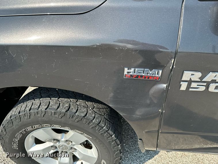 image for item MB9542 2016 Dodge Ram 1500  Crew Cab pickup truck