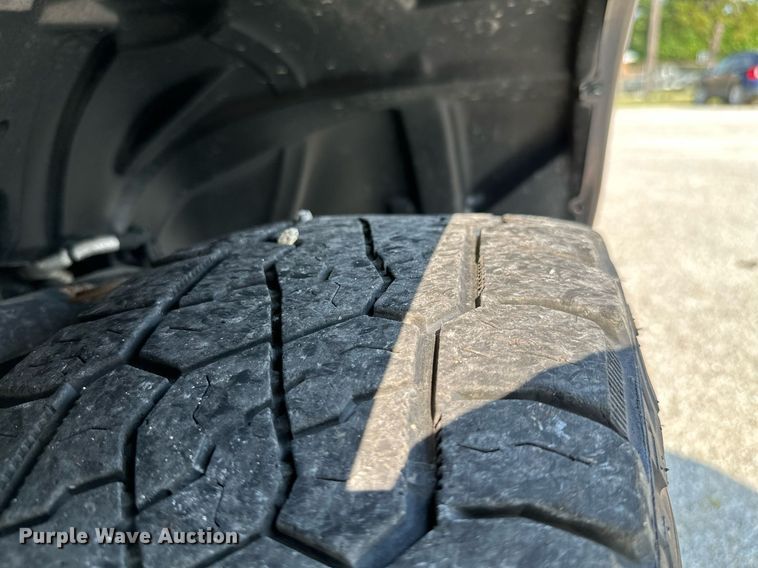 image for item MB9542 2016 Dodge Ram 1500  Crew Cab pickup truck