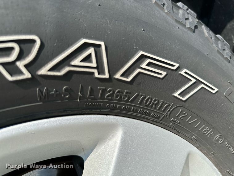 image for item MB9542 2016 Dodge Ram 1500  Crew Cab pickup truck