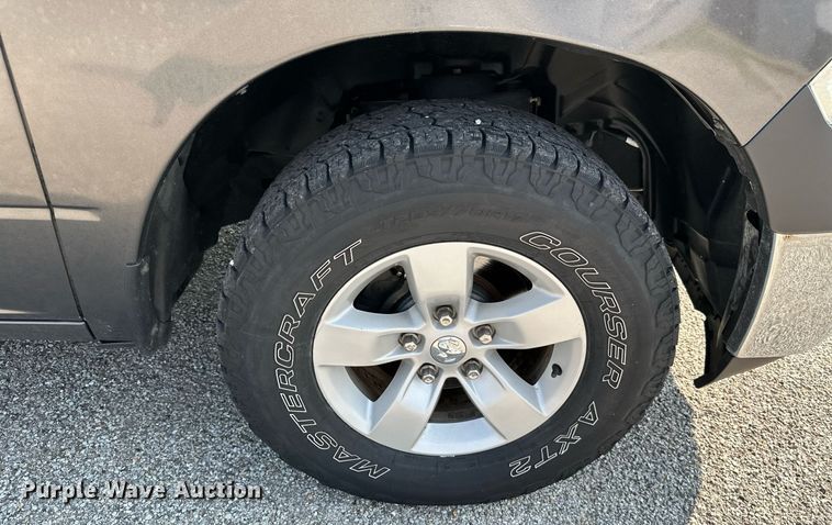 image for item MB9542 2016 Dodge Ram 1500  Crew Cab pickup truck