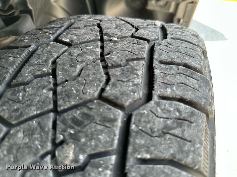 image for item MB9542 2016 Dodge Ram 1500  Crew Cab pickup truck