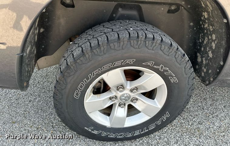 image for item MB9542 2016 Dodge Ram 1500  Crew Cab pickup truck