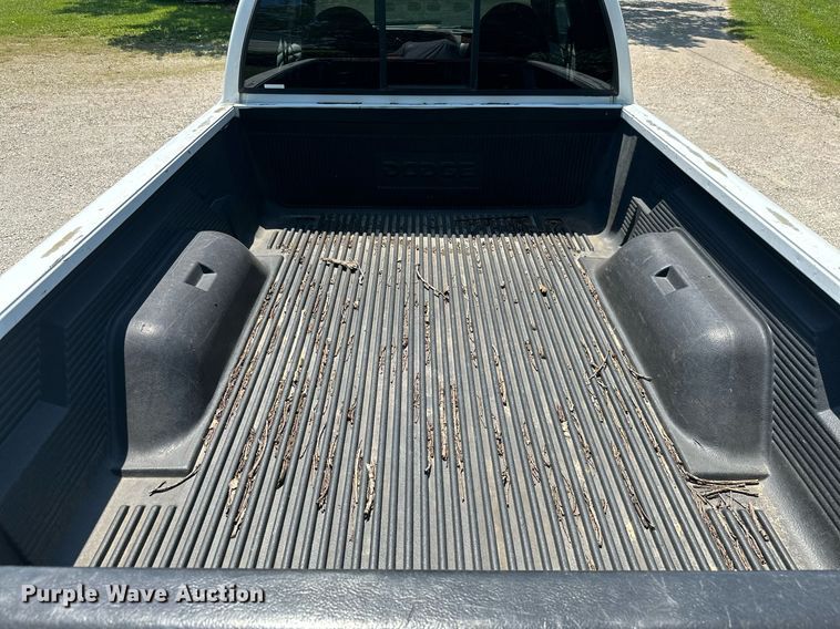 image for item MB9547 1998 Dodge Dakota  Club Cab pickup truck